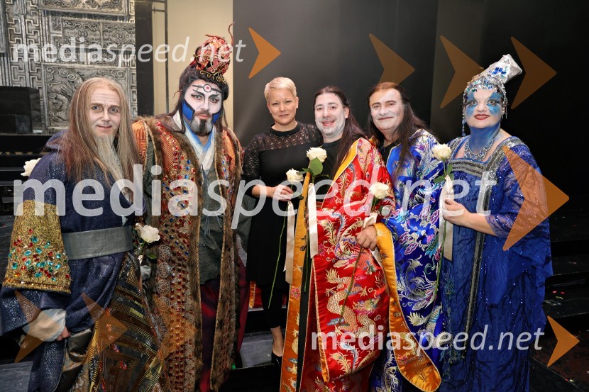  Danilo Kostevšek, operni solist;  Jaki Jurgec, operni solist;  ... ;  Darko Vidic, operni pevec;  Dušan Topolovec, operni pevec;  Rebeka Lokar, operna pevkaTurandot, opera na odru Slovenskega narodnega gledališča Maribor