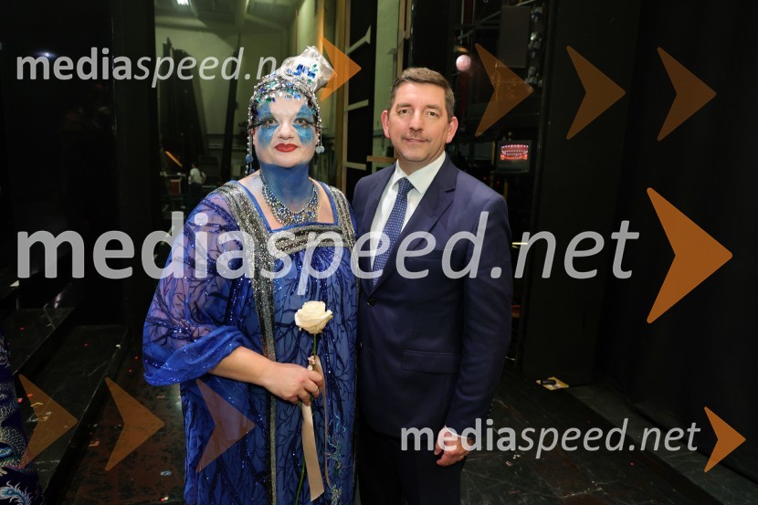  Rebeka Lokar, operna pevka; dr. Aleš Musar, lastnik Ruske dačeTurandot, opera na odru Slovenskega narodnega gledališča Maribor