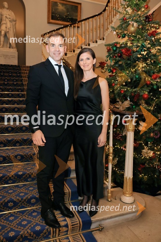  Leon Korošec, Direktor zimsko-športne divizije, Podpredsednik skupine Elan;  Melanja Korošec, podpredsednica SZS, podpredsednica skupine KJK SportsChristmas Gala 2024, dogodek Britansko - slovenske gospodarske zbornice