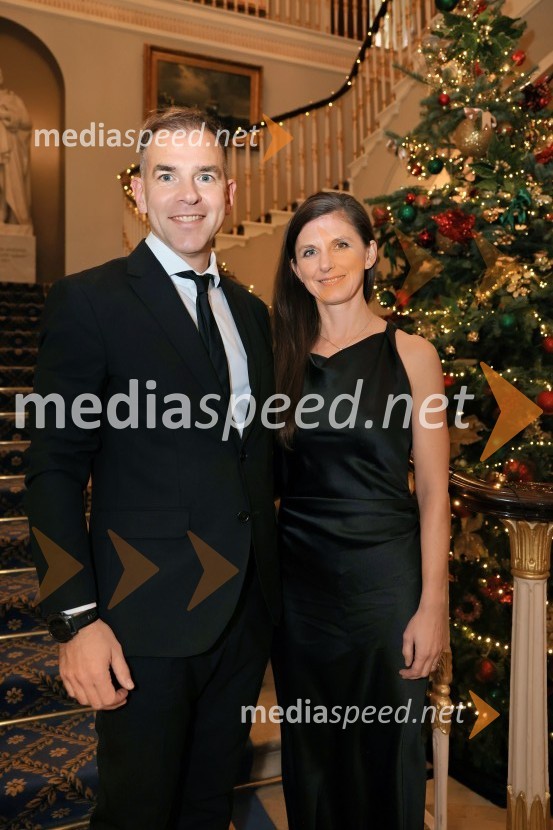  Leon Korošec, Direktor zimsko-športne divizije, Podpredsednik skupine Elan;  Melanja Korošec, podpredsednica SZS, podpredsednica skupine KJK SportsChristmas Gala 2024, dogodek Britansko - slovenske gospodarske zbornice