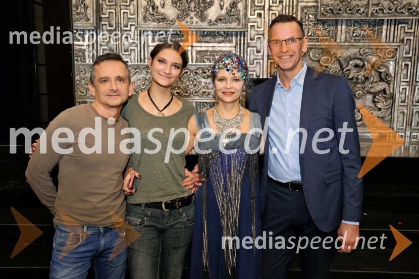  Damijan Vinter, voditelj;  ... ;  ... ;  ... Turandot, opera na odru Slovenskega narodnega gledališča Maribor