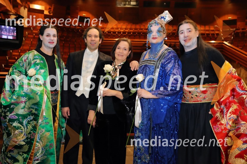  Martin Sušnik, operni solist;  Simon Krečič, umetniški direktor Opere SNG Maribor;  ... ;  Rebeka Lokar, operna pevka;  Darko Vidic, operni pevecTurandot, opera na odru Slovenskega narodnega gledališča Maribor