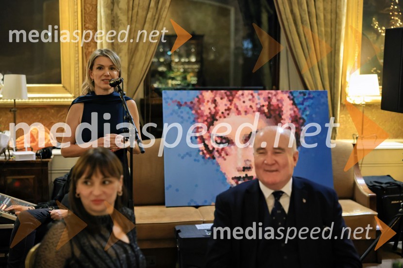  Barbara Uranjek, direktorica, Britansko-slovenska gospodarska zbornicaChristmas Gala 2024, dogodek Britansko - slovenske gospodarske zbornice