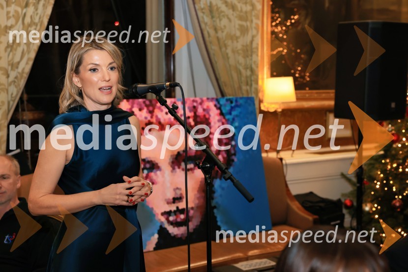  Barbara Uranjek, direktorica, Britansko-slovenska gospodarska zbornicaChristmas Gala 2024, dogodek Britansko - slovenske gospodarske zbornice