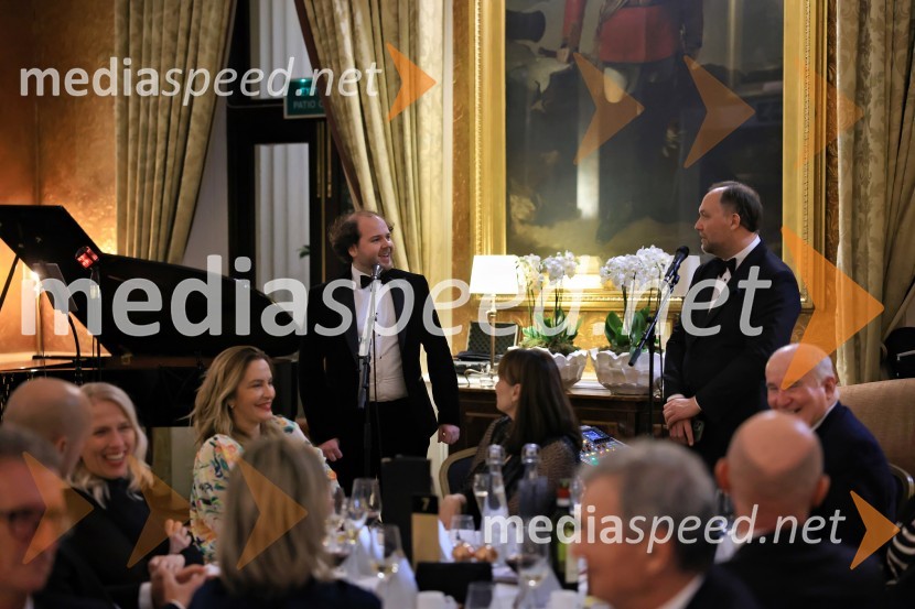  Ermin Tkalec, glasbenik;  Mart D. Buh, vodja poslovnega razvoja, Britansko-slovenska gospodarska zbornicaChristmas Gala 2024, dogodek Britansko - slovenske gospodarske zbornice