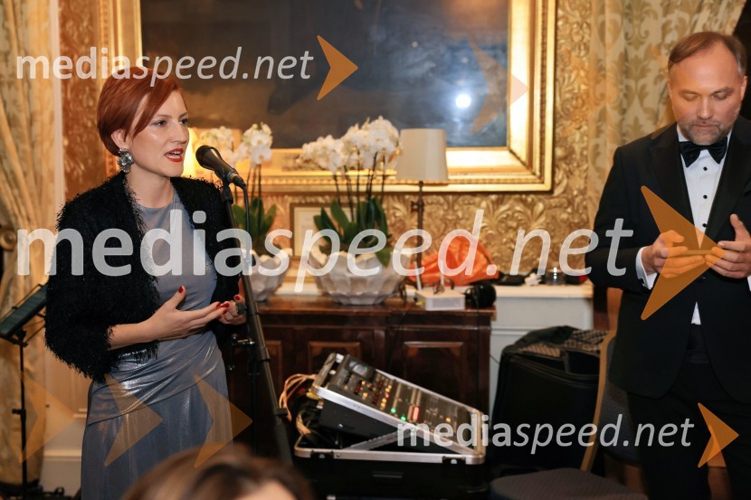 dr. Asta Vrečko, ministrica za kulturo;  Mart D. Buh, vodja poslovnega razvoja, Britansko-slovenska gospodarska zbornicaChristmas Gala 2024, dogodek Britansko - slovenske gospodarske zbornice