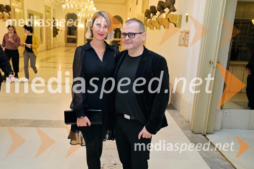  Mateja Kožuh, producentka in joga učiteljica MS7;  Alan Kavčič, predstavnik za odnose z javnostmi SNG MariborTurandot, opera na odru Slovenskega narodnega gledališča Maribor