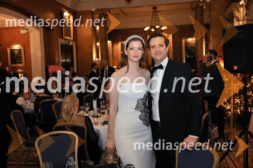  Sara Papež;  Janez Kranjc, predsednik uprave, Prva GroupChristmas Gala 2024, dogodek Britansko - slovenske gospodarske zbornice