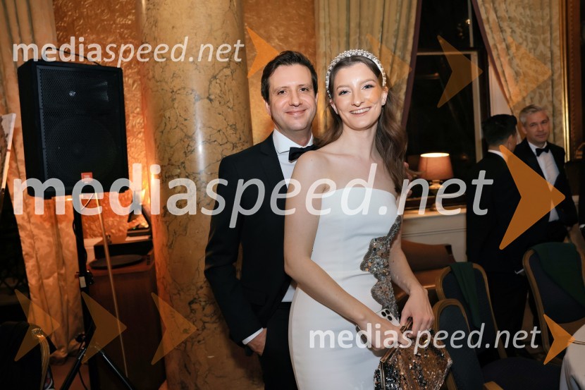  Janez Kranjc, predsednik uprave, Prva Group;  Sara PapežChristmas Gala 2024, dogodek Britansko - slovenske gospodarske zbornice