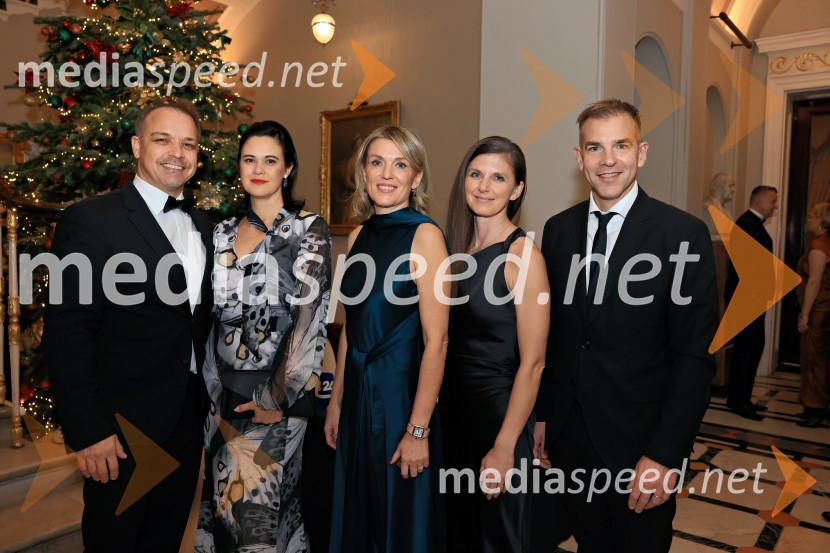 dr. Peter Baloh, direktor in ustanovitelj, Thriverse;  Tatjana Baloh Leban, Thriverse;  Barbara Uranjek, direktorica, Britansko-slovenska gospodarska zbornica;  Melanja Korošec, podpredsednica SZS, podpredsednica skupine KJK Sports;  Leon Korošec, Direktor zimsko-športne divizije, Podpredsednik skupine ElanChristmas Gala 2024, dogodek Britansko - slovenske gospodarske zbornice