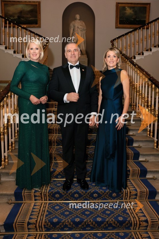  Petra Juvančič, izvršna direktorica, Združenje Manager;  Marko Lotrič, predsednik, Državni svet;  Barbara Uranjek, direktorica, Britansko-slovenska gospodarska zbornicaChristmas Gala 2024, dogodek Britansko - slovenske gospodarske zbornice