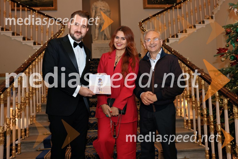  Miha Murn, predsednik AAMI Corporation, predsednik Botticellijevega kluba, predsednik Salvadorjevega kluba, direktor Zavoda AAMI, umetnik;  ... ;  ... Christmas Gala 2024, dogodek Britansko - slovenske gospodarske zbornice