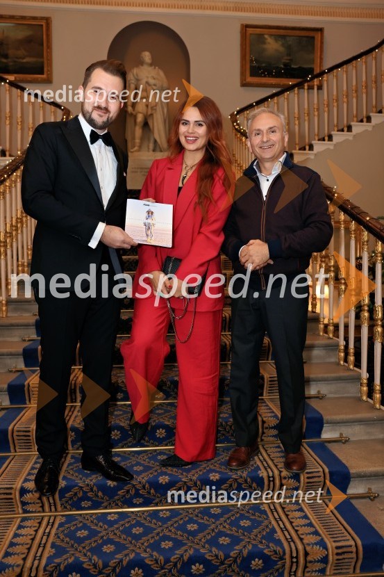  Miha Murn, predsednik AAMI Corporation, predsednik Botticellijevega kluba, predsednik Salvadorjevega kluba, direktor Zavoda AAMI, umetnik;  ... ;  ... Christmas Gala 2024, dogodek Britansko - slovenske gospodarske zbornice