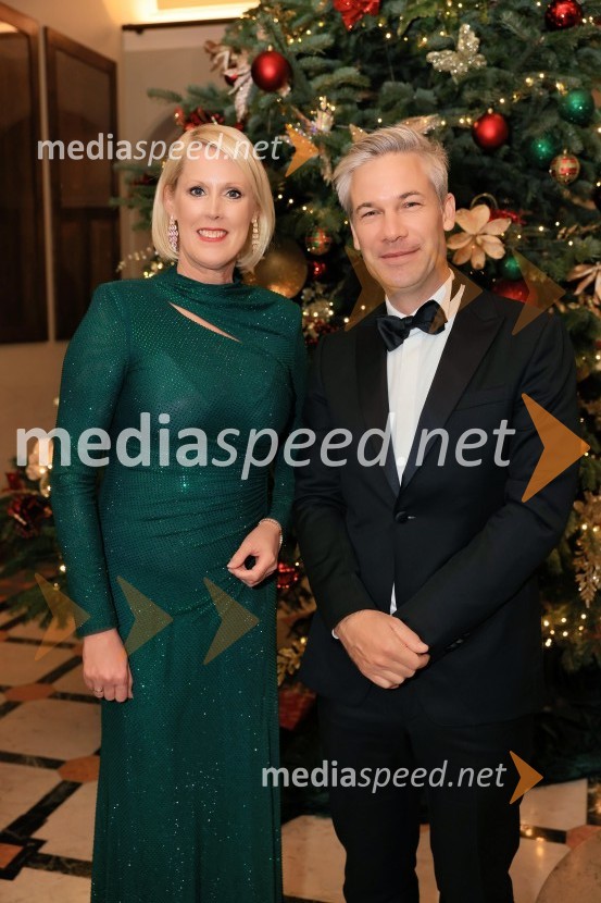  Petra Juvančič, izvršna direktorica, Združenje Manager; dr. Simon Savšek, vodja pisarne Skupine Evropske investicijske banke v SlovenijiChristmas Gala 2024, dogodek Britansko - slovenske gospodarske zbornice