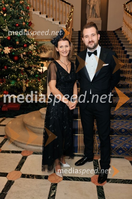  Ivana Nedižavec Korada,  namestnica direktorice, Center of Excellence in Finance;  Miha Murn, predsednik AAMI Corporation, predsednik Botticellijevega kluba, predsednik Salvadorjevega kluba, direktor Zavoda AAMI, umetnikChristmas Gala 2024, dogodek Britansko - slovenske gospodarske zbornice