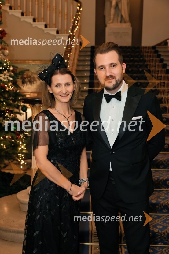  Ivana Nedižavec Korada,  namestnica direktorice, Center of Excellence in Finance;  Miha Murn, predsednik AAMI Corporation, predsednik Botticellijevega kluba, predsednik Salvadorjevega kluba, direktor Zavoda AAMI, umetnikChristmas Gala 2024, dogodek Britansko - slovenske gospodarske zbornice