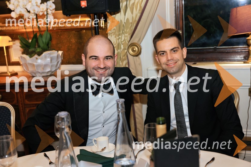 Žan Dapčevič, poslovni direktor VSŠ Academia;  Ognjen Popović, Ibis SolutionsChristmas Gala 2024, dogodek Britansko - slovenske gospodarske zbornice
