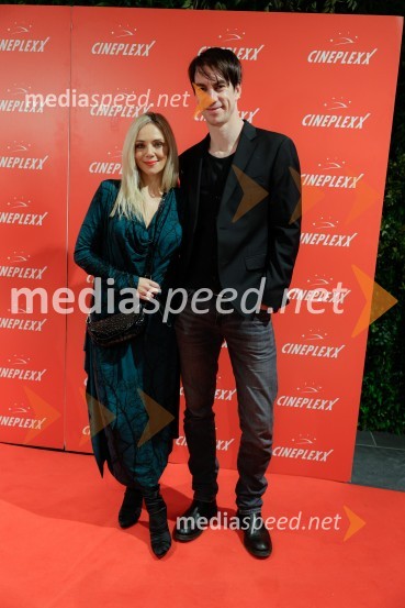  Katarina Čas, igralka;  Jure Henigman, igralecPa tako lep dan je bil, premiera slovenskega filma v Cineplexx Ljubljana