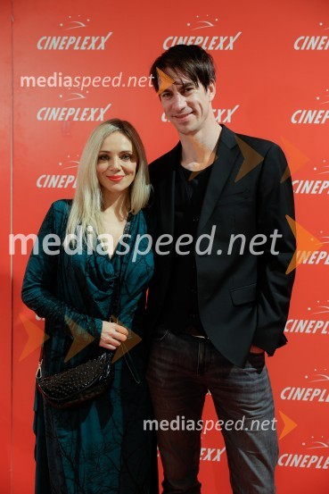  Katarina Čas, igralka;  Jure Henigman, igralecPa tako lep dan je bil, premiera slovenskega filma v Cineplexx Ljubljana