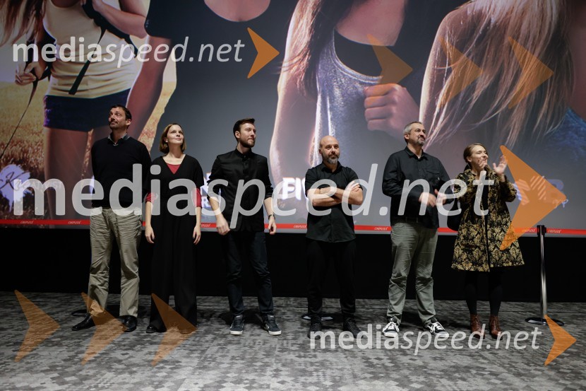  ... ;  Barbara Ribnikar, igralka;  ... ;  ... ;  ... ;  ... Pa tako lep dan je bil, premiera slovenskega filma v Cineplexx Ljubljana