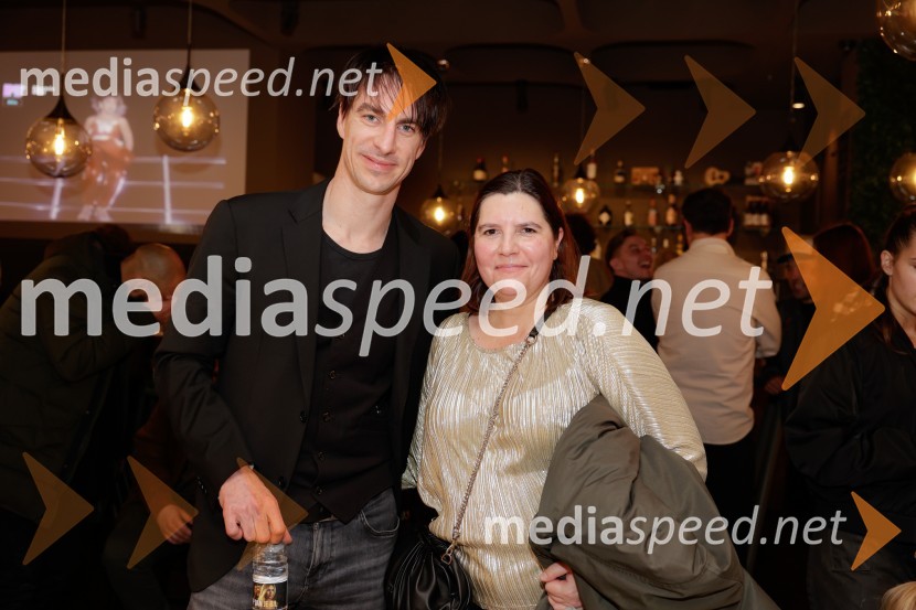  Jure Henigman, igralec;  Teja Pelko, novinarkaPa tako lep dan je bil, premiera slovenskega filma v Cineplexx Ljubljana