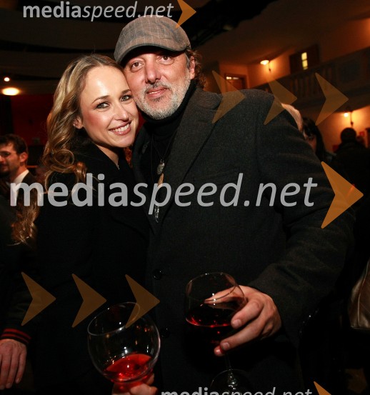  Martina Vrhovnik, T Spot;  Vinci Vogue Anžlovar, scenaristPoslovil se je Vinci Vogue Anžlovar, legenda slovenskega filma