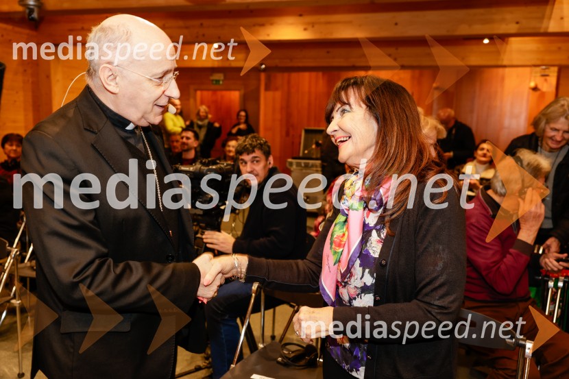 Msgr. Jean-Marie Antoine Joseph Speich, apostolski nuncij; Prof. dr. Marjeta Zorc, dr. med., Kardiološka ordinacija MedicorMsgr. Jean-Marie Antoine Joseph Speich, gost v skednju Škrabčeve domačije
