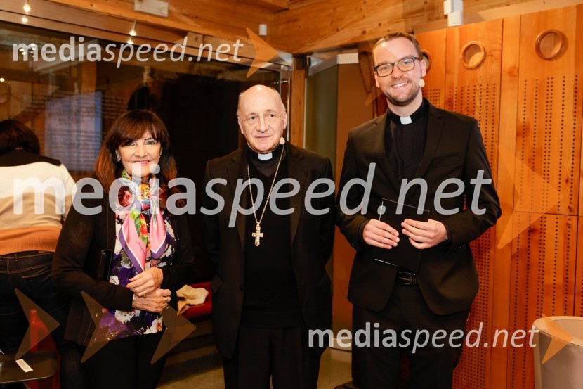 Prof. dr. Marjeta Zorc, dr. med., Kardiološka ordinacija Medicor; Msgr. Jean-Marie Antoine Joseph Speich, apostolski nuncij; dr. Gabriel Kavčič, tiskovni predstavnik Slovenske škofovske konference Msgr. Jean-Marie Antoine Joseph Speich, gost v skednju Škrabčeve domačije