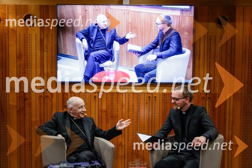 Msgr. Jean-Marie Antoine Joseph Speich, apostolski nuncij; dr. Gabriel Kavčič, tiskovni predstavnik Slovenske škofovske konference Msgr. Jean-Marie Antoine Joseph Speich, gost v skednju Škrabčeve domačije