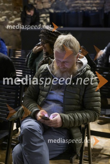 Na pragu nevidnega, predstava ob jubileju Lutkovnega gledališča Maribor