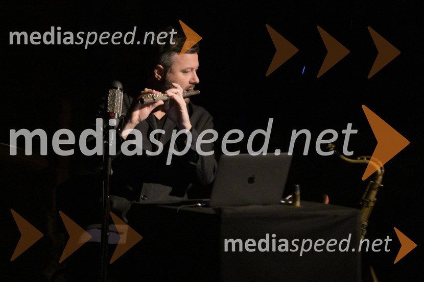  Jure Pukl, glasbenikNa pragu nevidnega, predstava ob jubileju Lutkovnega gledališča Maribor