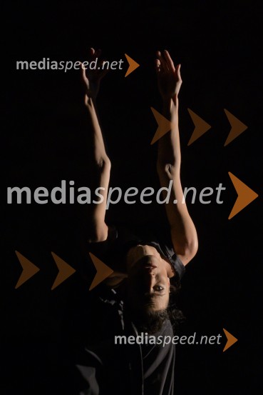  Urška Centa, plesalka flamenkaNa pragu nevidnega, predstava ob jubileju Lutkovnega gledališča Maribor