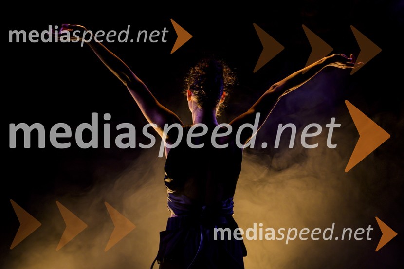  Urška Centa, plesalka flamenkaNa pragu nevidnega, predstava ob jubileju Lutkovnega gledališča Maribor