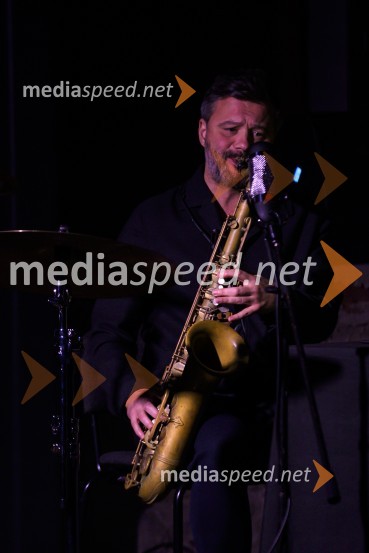  Jure Pukl, glasbenikNa pragu nevidnega, predstava ob jubileju Lutkovnega gledališča Maribor