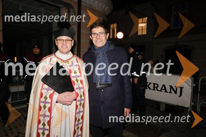  doc. dr. Andrej  Naglič, župnik v Kranju;  Matjaž Rakovec, župan Mestne občine KranjTradicionalni prižig prazničnih luči na občinski praznik MOK