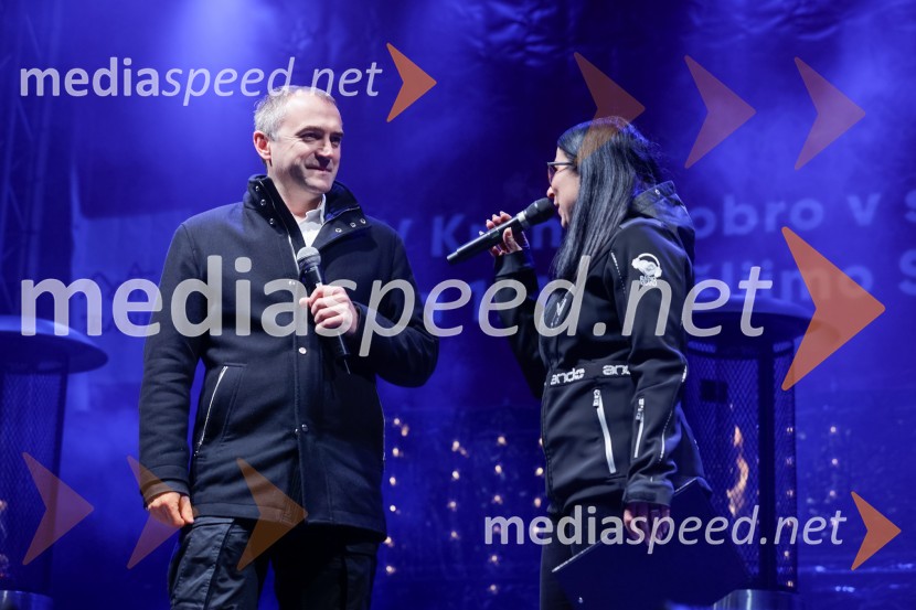  Klemen Malovrh, direktor, Zavod za turizem Kranj;  Saša Zadnik, novinarkaTradicionalni prižig prazničnih luči na občinski praznik MOK