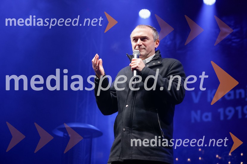  Klemen Malovrh, direktor, Zavod za turizem KranjTradicionalni prižig prazničnih luči na občinski praznik MOK