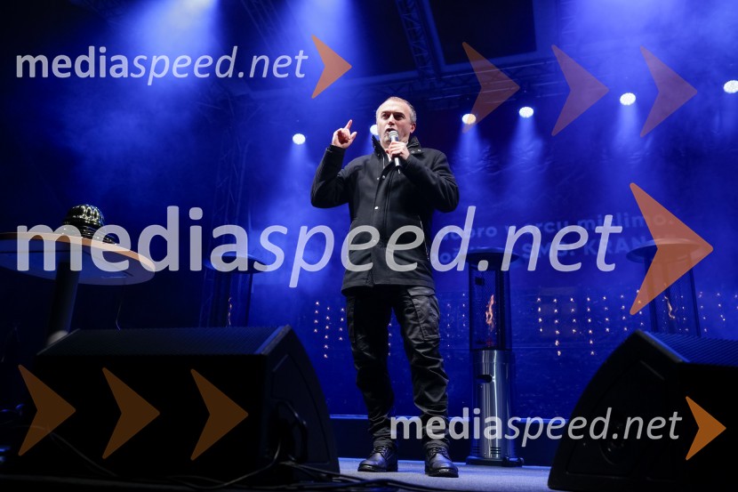  Klemen Malovrh, direktor, Zavod za turizem KranjTradicionalni prižig prazničnih luči na občinski praznik MOK