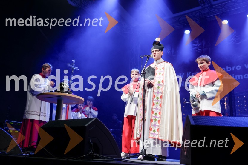  doc. dr. Andrej  Naglič, župnik v KranjuTradicionalni prižig prazničnih luči na občinski praznik MOK