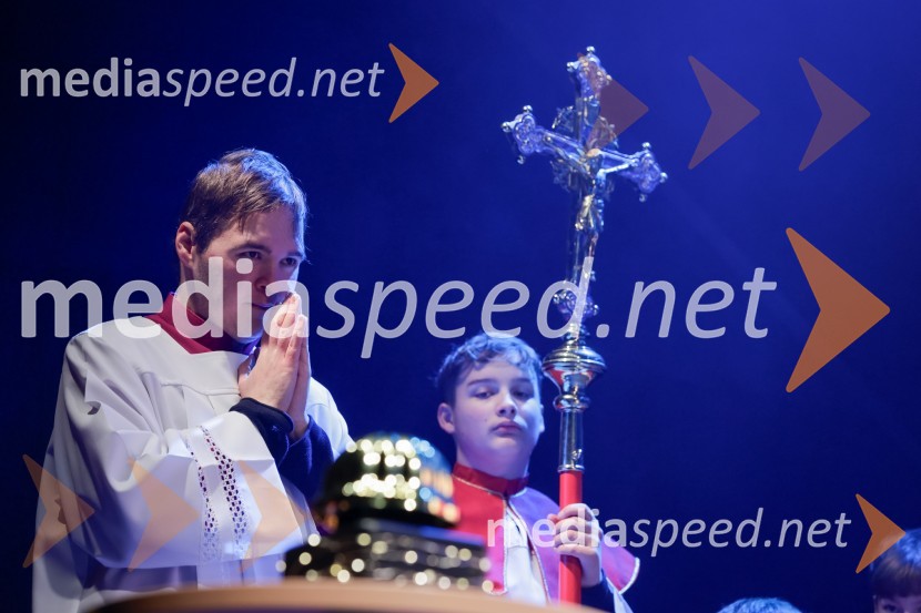 Tradicionalni prižig prazničnih luči na občinski praznik MOK