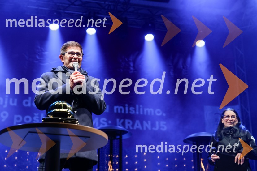  Matjaž Rakovec, župan Mestne občine Kranj;  Saša Zadnik, novinarkaTradicionalni prižig prazničnih luči na občinski praznik MOK