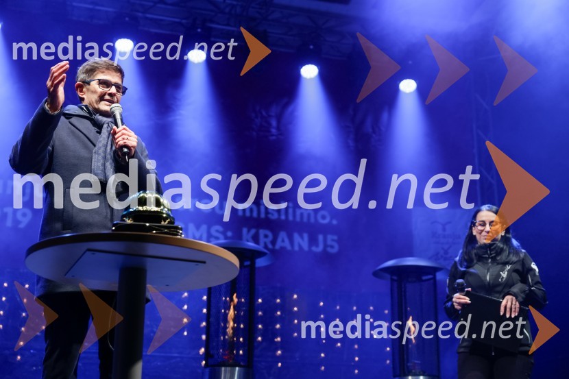  Matjaž Rakovec, župan Mestne občine Kranj;  Saša Zadnik, novinarkaTradicionalni prižig prazničnih luči na občinski praznik MOK