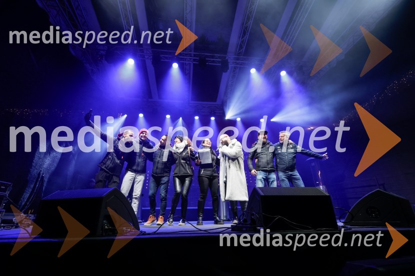 Tradicionalni prižig prazničnih luči na občinski praznik MOK