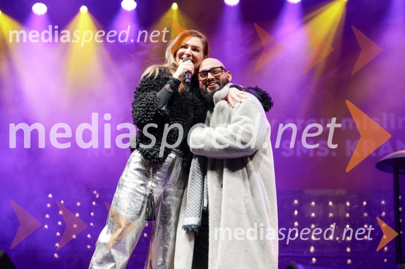  Manca  Špik, pevka;  Tilen Lotrič, pevecTradicionalni prižig prazničnih luči na občinski praznik MOK