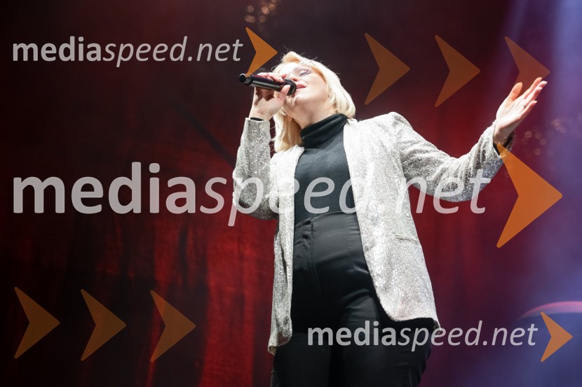 Tradicionalni prižig prazničnih luči na občinski praznik MOK