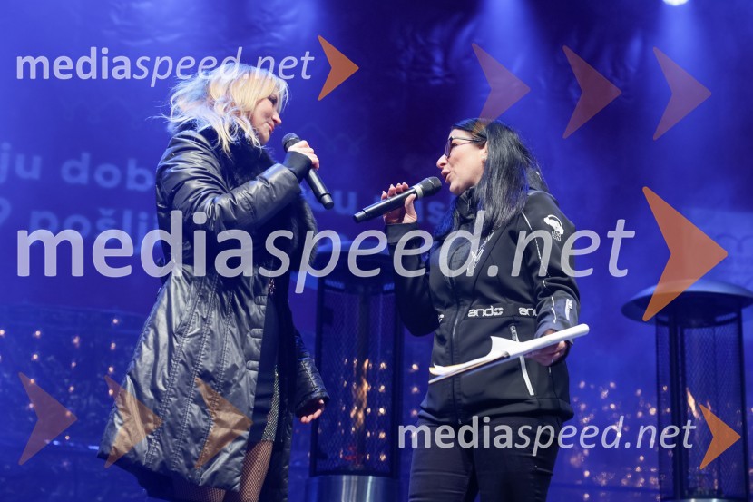  Saša Lendero, pevka, voditeljica;  Saša Zadnik, novinarkaTradicionalni prižig prazničnih luči na občinski praznik MOK