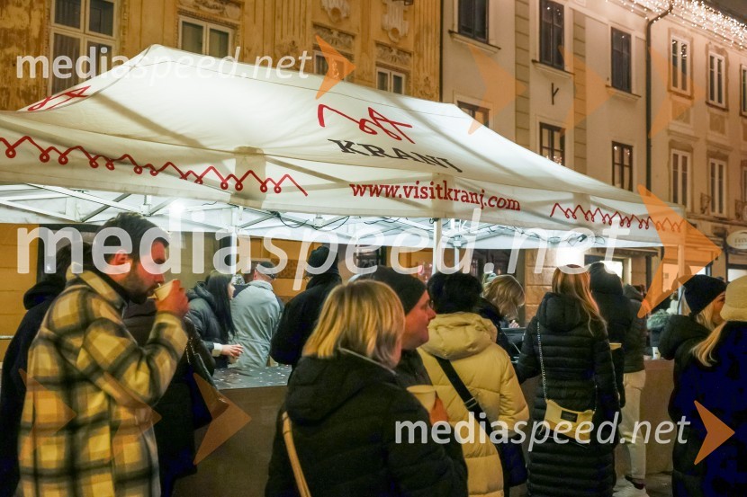 Tradicionalni prižig prazničnih luči na občinski praznik MOK