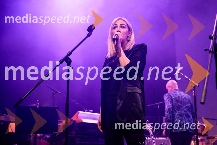  Lara Šiljevinac, pevka Lara LoveIzštekanih 10: Elevators z Big Bandom RTV Slovenija in gosti