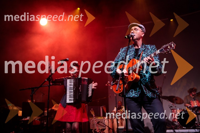  Robert Pikl, kitarist, skupina ManoucheIzštekanih 10: Elevators z Big Bandom RTV Slovenija in gosti