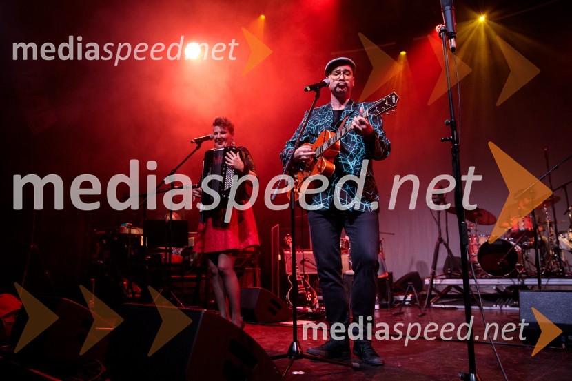  Robert Pikl, kitarist, skupina ManoucheIzštekanih 10: Elevators z Big Bandom RTV Slovenija in gosti